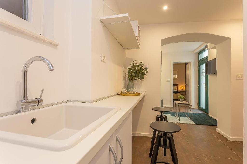 X Boutique Marinac Studio Apartments & Rooms Šibenik Extérieur photo