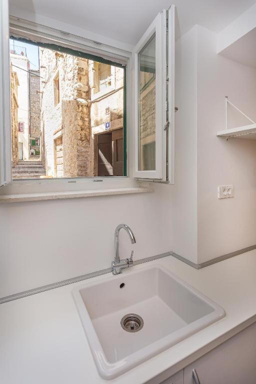 X Boutique Marinac Studio Apartments & Rooms Šibenik Extérieur photo