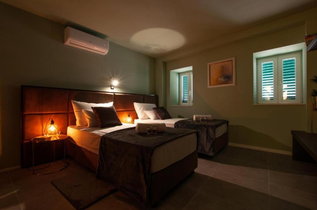 X Boutique Marinac Studio Apartments & Rooms Šibenik Extérieur photo