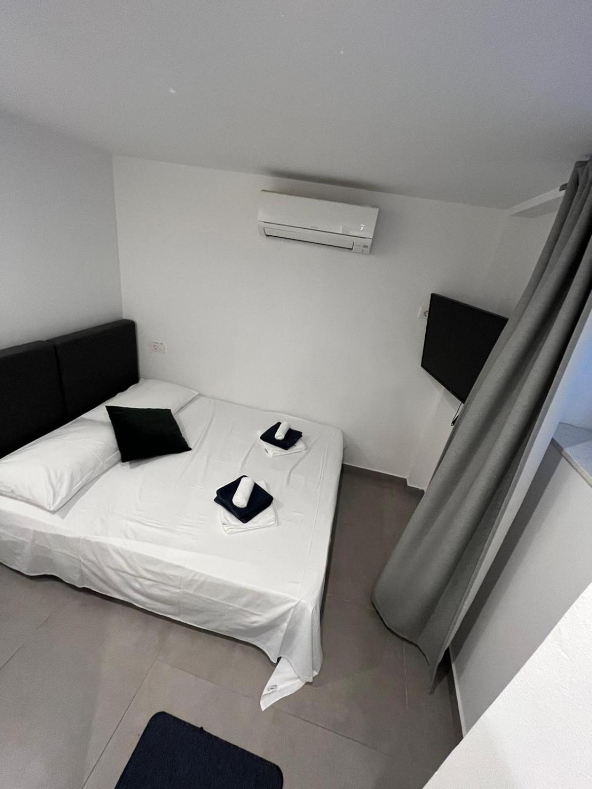 X Boutique Marinac Studio Apartments & Rooms Šibenik Extérieur photo